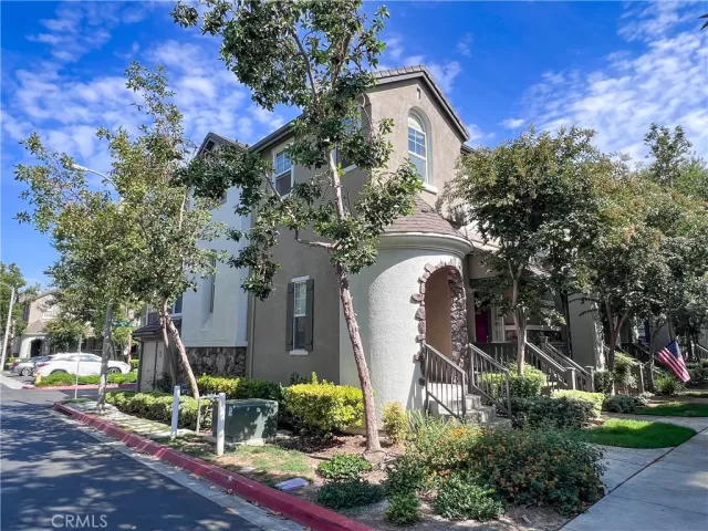 MLS: OC23202359 Condo For Sale