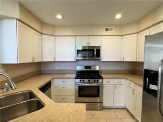 Photo #3: OC23202641 Listing 