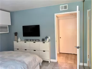 Photo #6: OC23203026 Listing 