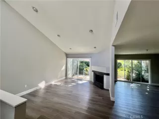 Photo #2: OC23203057 Listing 