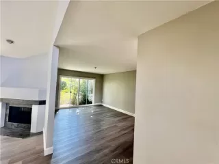 Photo #5: OC23203057 Listing 