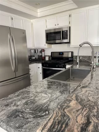 Photo #2: OC23203395 Listing