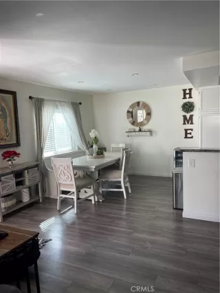 Photo #4: OC23203395 Listing