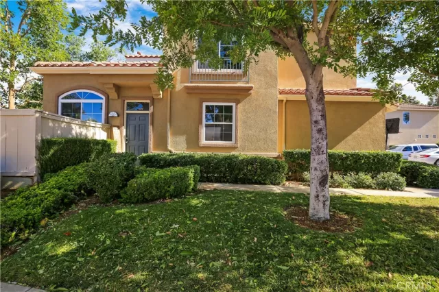 MLS: OC23203430 Condo For Sale