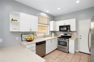 Photo #6: OC23203430 Listing