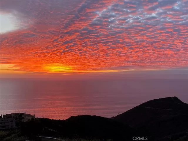 MLS: OC23203466 Condo For Sale