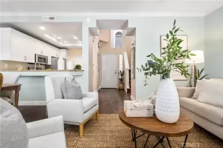 Photo #5: OC23203468 Listing 