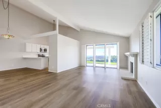 Photo #4: OC23203505 Listing 