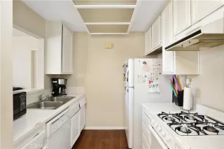 Photo #3: OC23203663 Listing