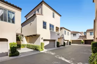 Photo #4: OC23203776 Listing