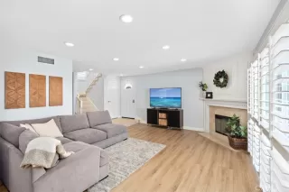 Photo #4: OC23203934 Listing 