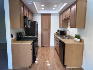 Photo #6: OC23203995 Listing 