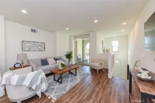 Photo #4: OC23204034 Listing 