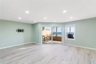 Photo #6: OC23204095 Listing