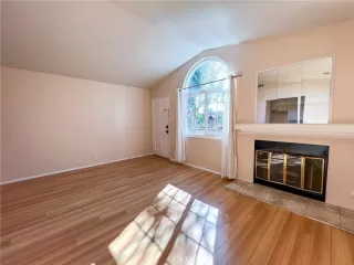 Photo #5: OC23204623 Listing 