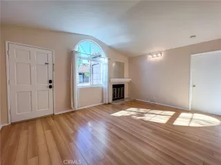 Photo #6: OC23204623 Listing 