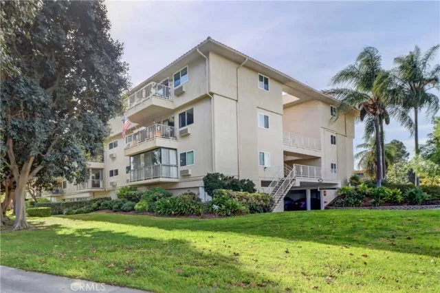 MLS: OC23204637 Condo For Sale