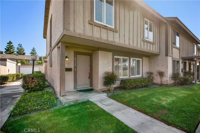 MLS: OC23204842 Condo For Sale