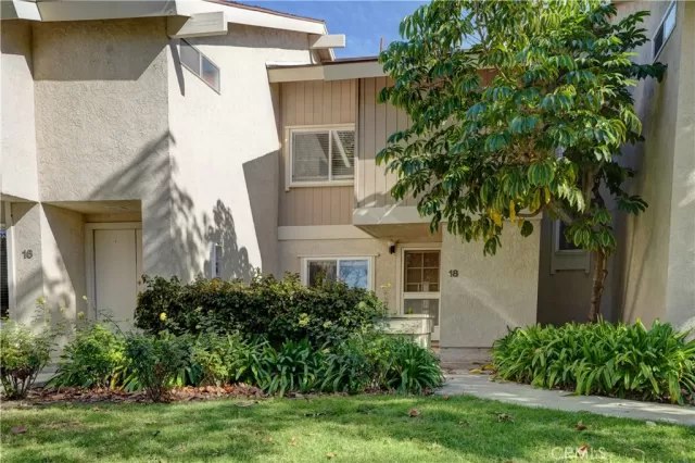 MLS: OC23205321 Condo For Sale