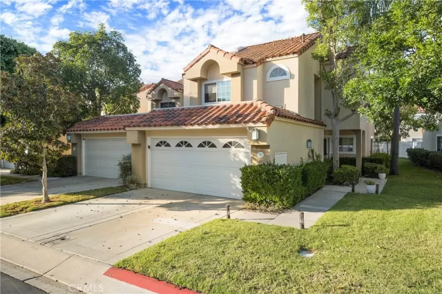 MLS: OC23205360 Condo For Sale