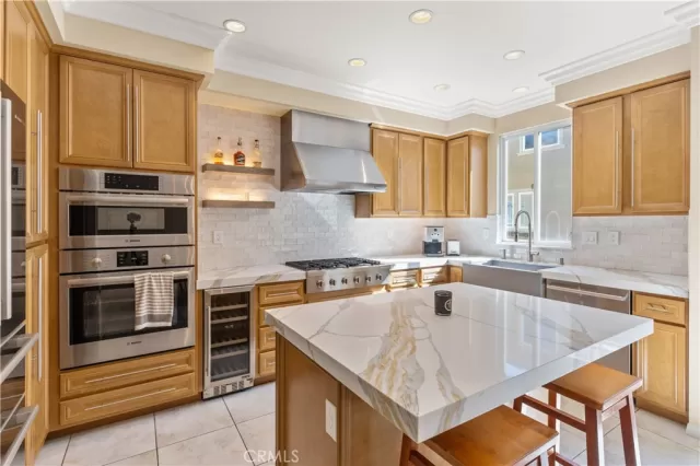 MLS: OC23205432 Condo For Sale