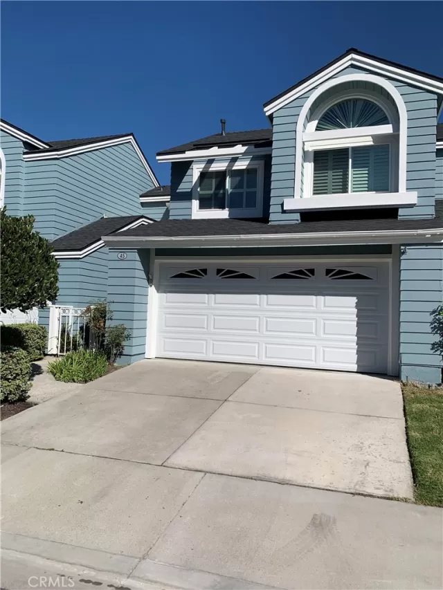 MLS: OC23205632 Condo For Sale