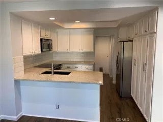 Photo #6: OC23205632 Listing 