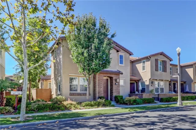 MLS: OC23205728 Condo For Sale