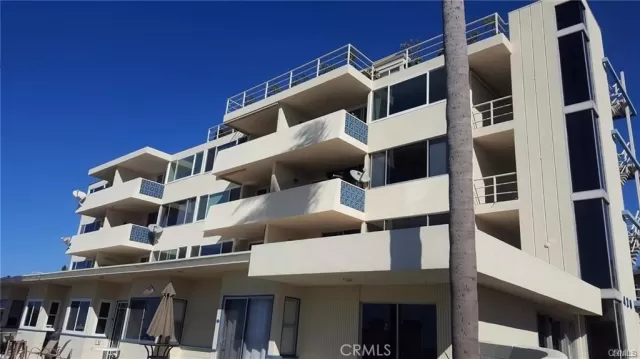 MLS: OC23206149 Condo For Sale