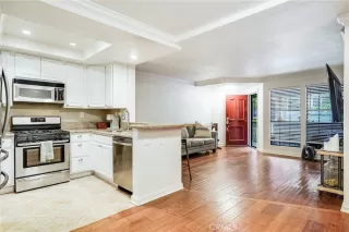 Photo #6: OC23206173 Listing 