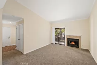 Photo #4: OC23206301 Listing 