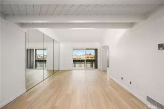 Photo #5: OC23206308 Listing 