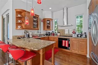 Photo #6: OC23206359 Listing 