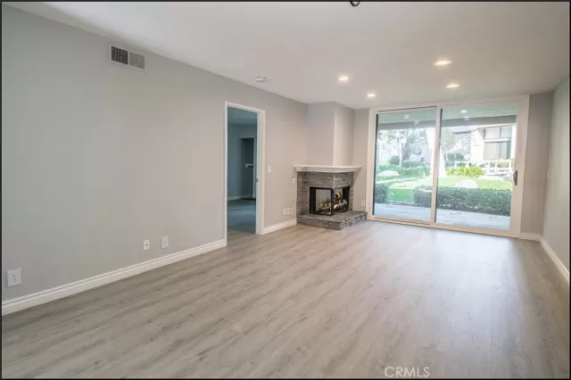 MLS: OC23207077 Condo For Sale