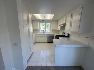 Photo #6: OC23207249 Listing 