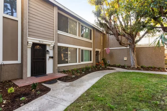 MLS: OC23207387 Condo For Sale