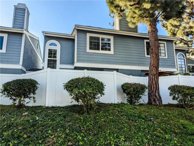 MLS: OC23207768 Condo For Sale