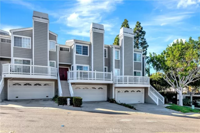 MLS: OC23207778 Condo For Sale