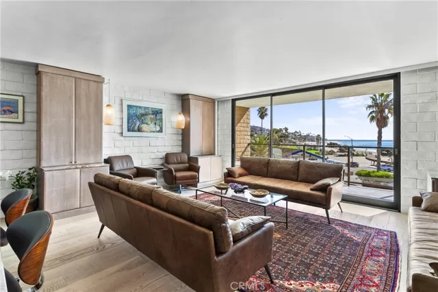 MLS: OC23207779 Condo For Sale