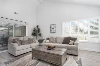 Photo #4: OC23207944 Listing