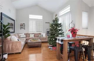 Photo #2: OC23208026 Listing 