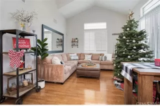 Photo #3: OC23208026 Listing 