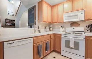 Photo #4: OC23208026 Listing 