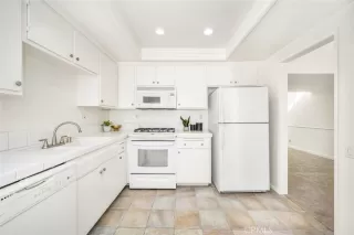 Photo #5: OC23208222 Listing 