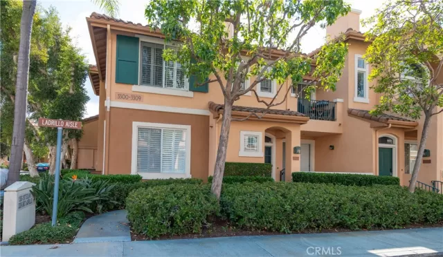 MLS: OC23208250 Condo For Sale