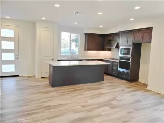 Photo #6: OC23208287 Listing 