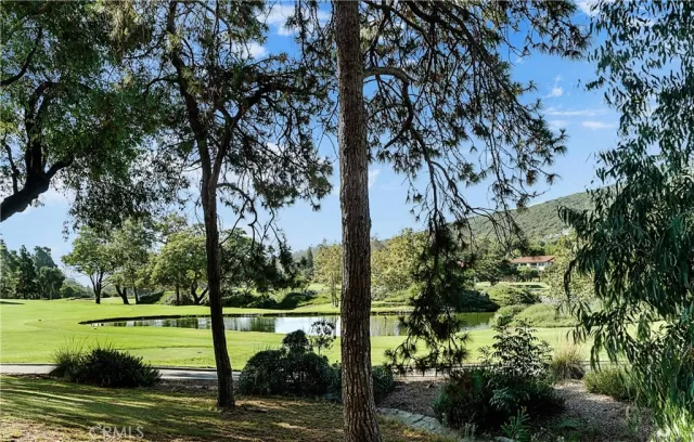 MLS: OC23208357 Condo For Sale