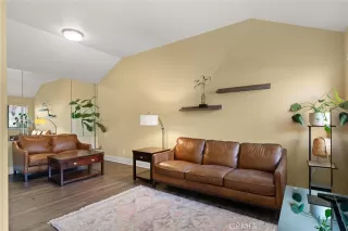 Photo #5: OC23208510 Listing