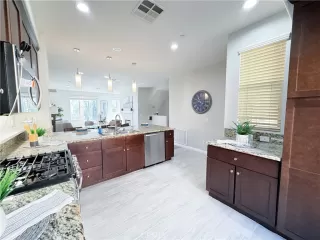 Photo #4: OC23208912 Listing 