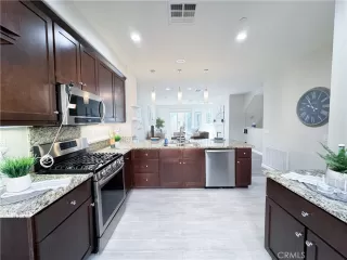 Photo #5: OC23208912 Listing 